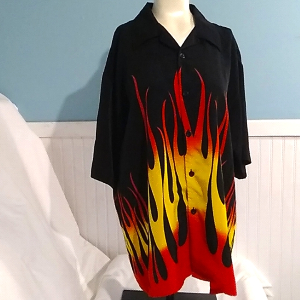GUC Mens Ampliify Button Down Shirt. L